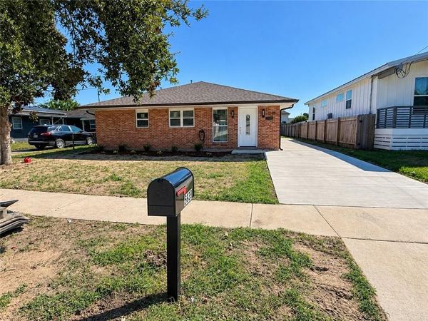 5439 SEMINARY Place , New Orleans, LA 70126