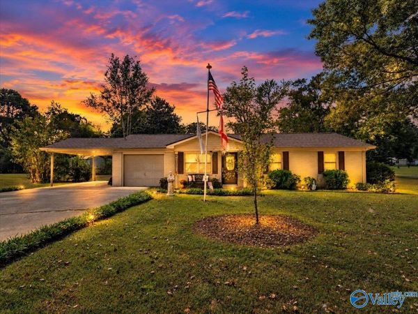 100 Cindy Drive, New Market, AL 35761
