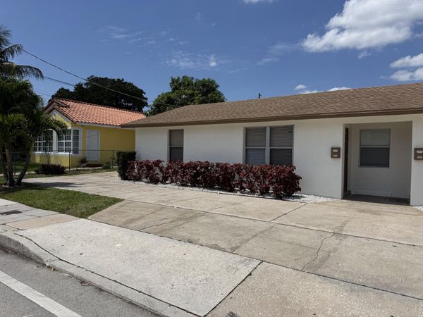 6803 Georgia Avenue, West Palm Beach, FL 33405