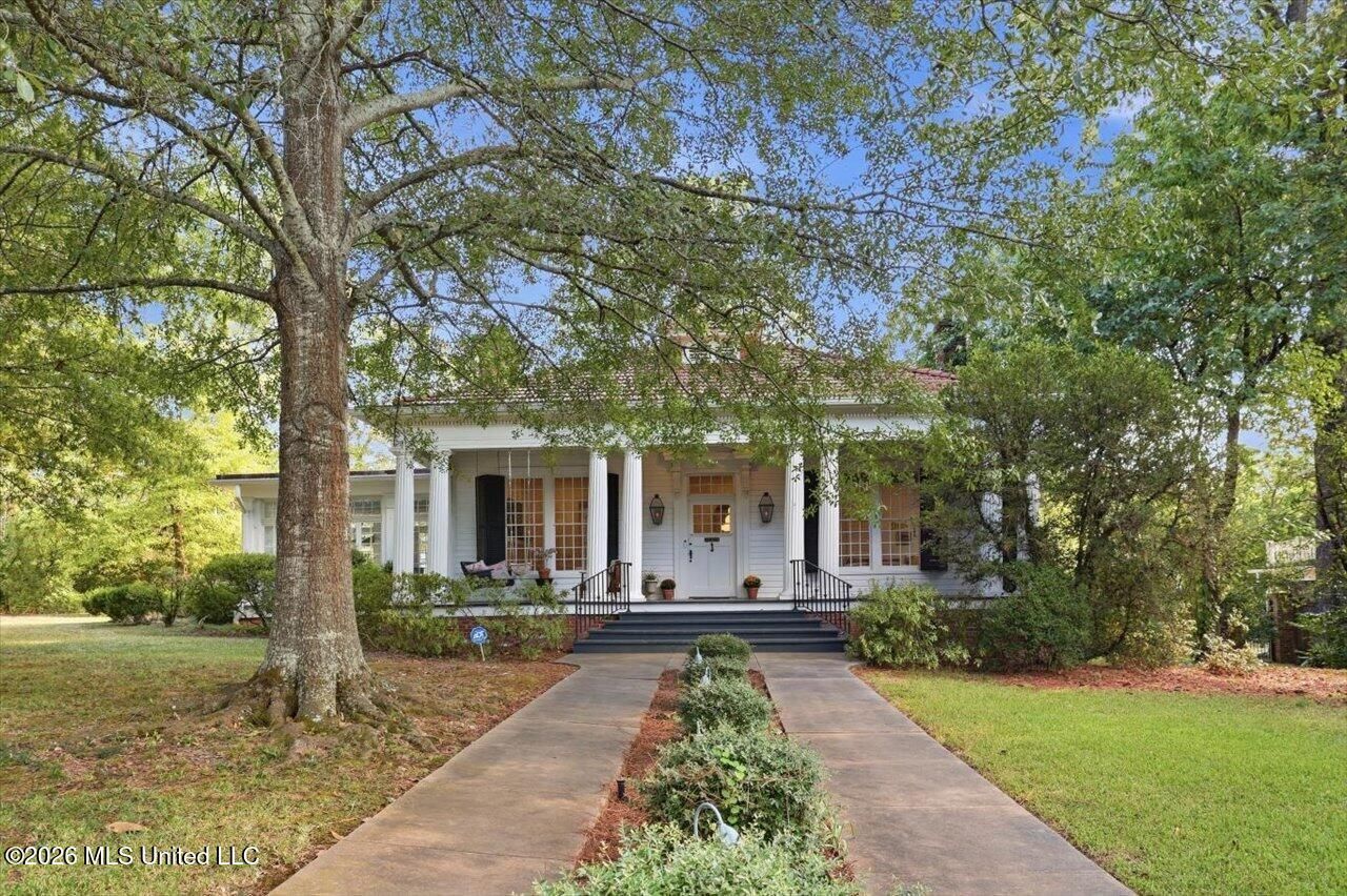 1025 Pinehurst Street, Jackson, MS 39202 Main Photo