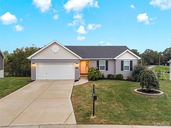 10 Majestic Lakes Court, Moscow Mills, MO 63362