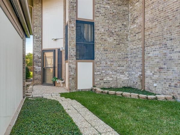 7 Dewberry Court , Bedford, TX 76021