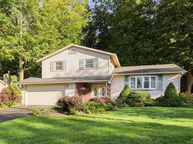 7739 Deerfield Road, Liverpool, NY 13090
