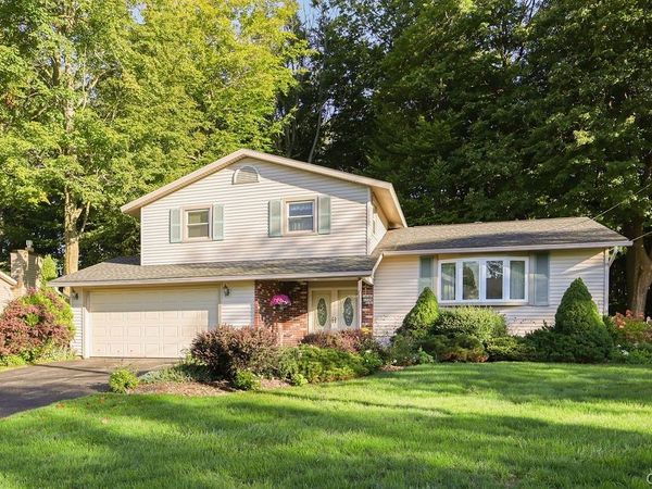 7739 Deerfield Road , Liverpool, NY 13090
