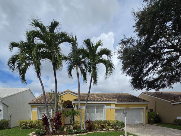 10144 Aspen Way, Palm Beach Gardens, FL 33410