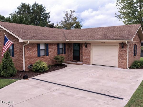 1140 Charlotte Avenue, Calabash, NC 28467