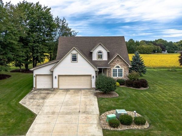 5290 Skye Drive , New Middletown, OH 44442