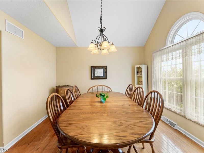 5290 Skye Drive, New Middletown, OH 44442 Photo 12
