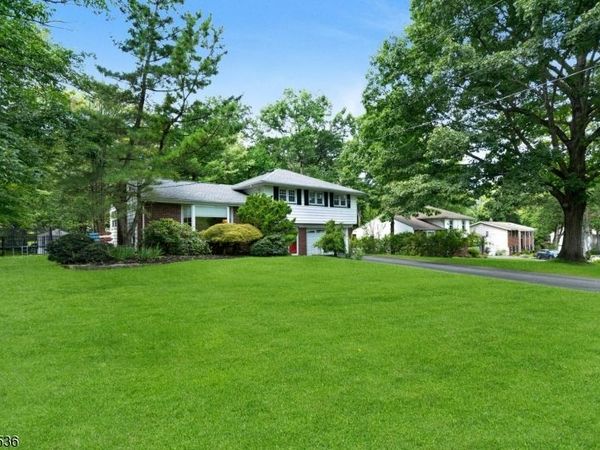33 Douglas Dr, Montville, NJ 07082