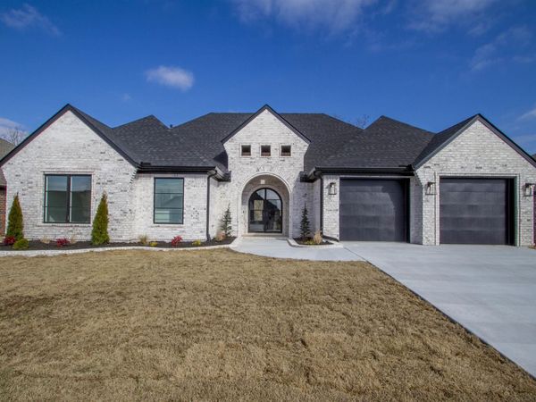 1609 Creekview, Sherwood, AR 72120