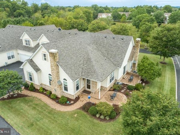 1075 BURGUNDY CIRCLE, PENNSBURG, PA 18073