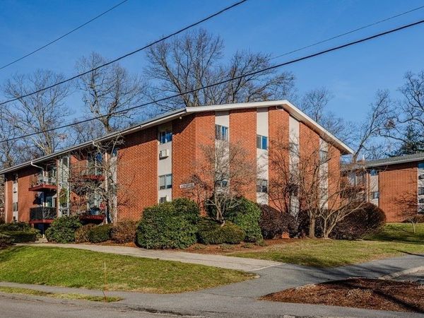 8 Crescent Dr, Unit 5, Andover, MA 01810