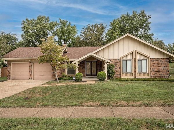 12861 Castleton Court, St Louis, MO 63141