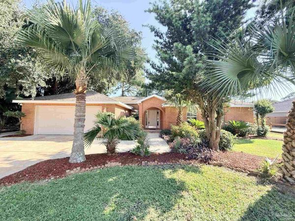 2825 Venetian Garden, Gulf Breeze, FL 32563