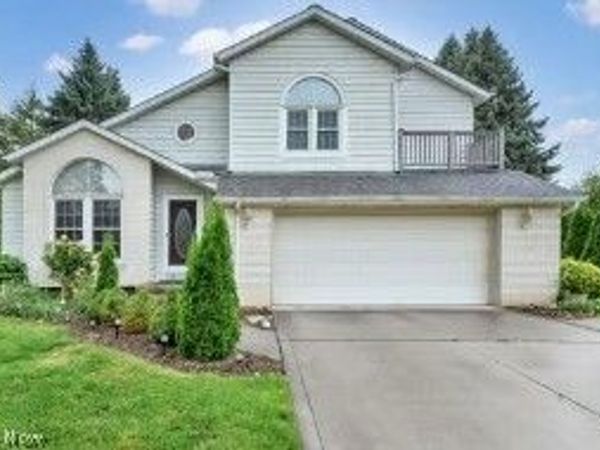 1924 Ridgehurst Drive, Wickliffe, OH 44092