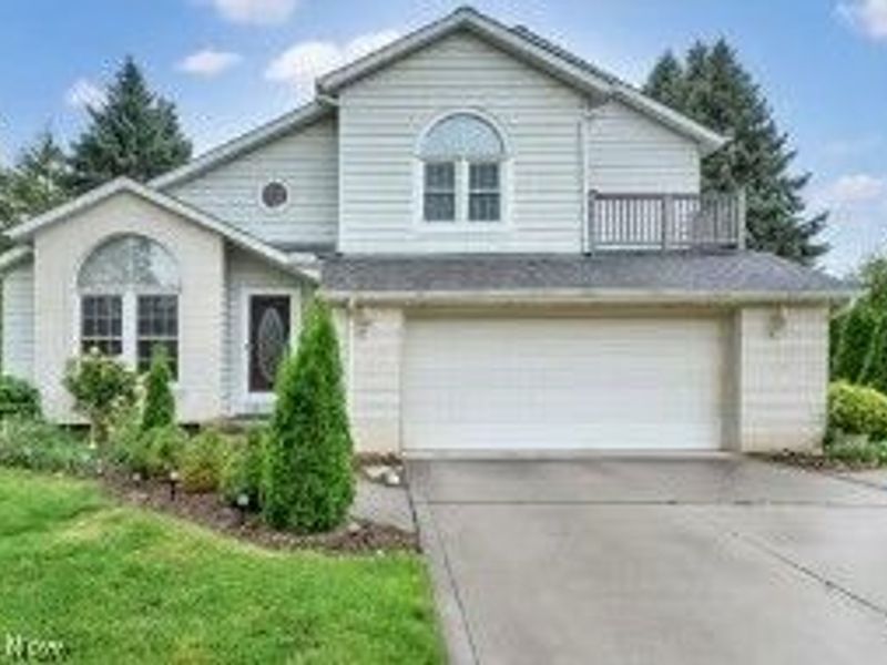1924 Ridgehurst Drive, Wickliffe, OH 44092 Photo 1