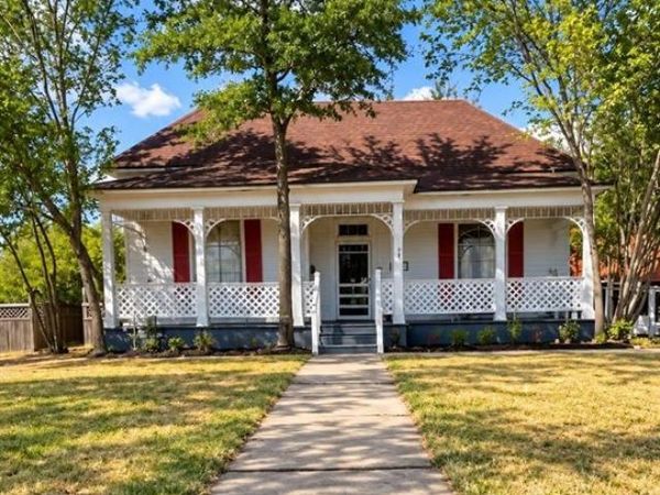 106 Whitworth Street , Sulphur Springs, TX 75482