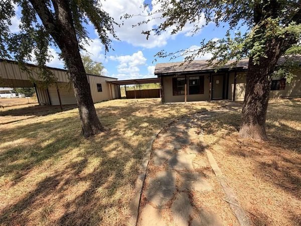 1223 Yowell Road , Whitesboro, TX 76273