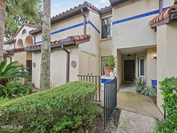 3809 LAVISTA Circle, Unit 210, Jacksonville, FL 32217