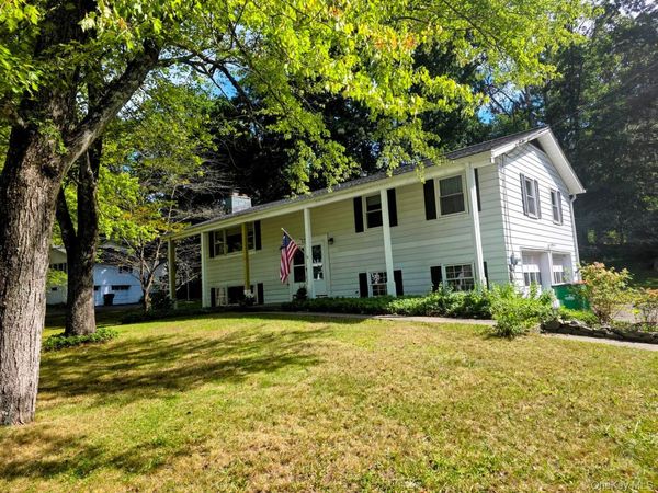 28 Robert Drive, Hyde Park, NY 12538