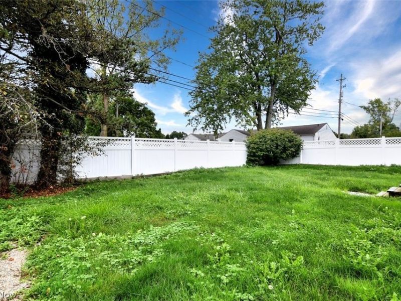 4949 Emmet Road, Lyndhurst, OH 44124 Photo 20