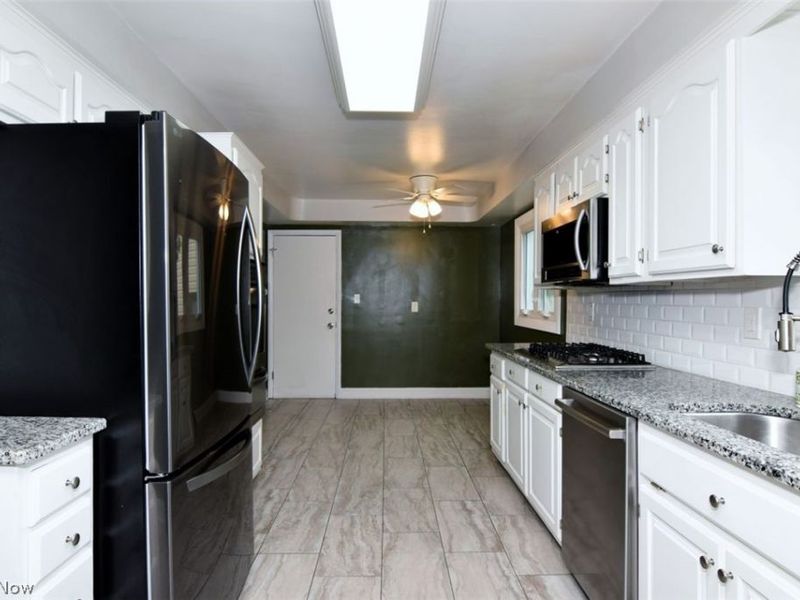 4949 Emmet Road, Lyndhurst, OH 44124 Photo 6