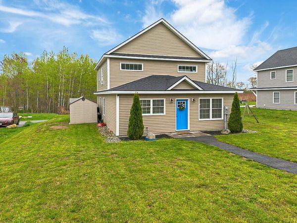 7 Onyx Drive , New Gloucester, ME 04260