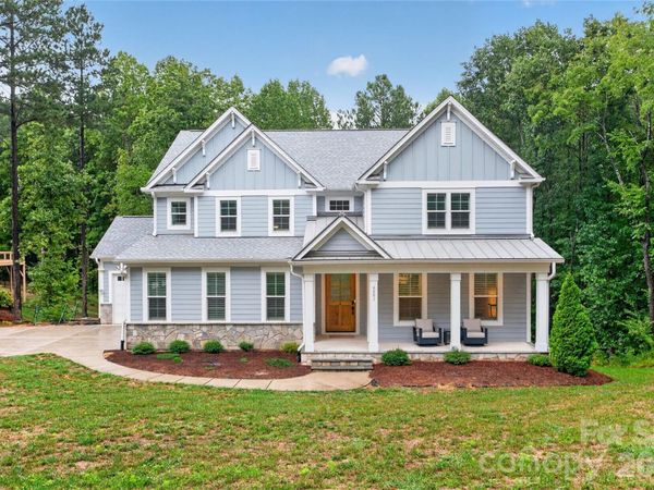 6601 Harbor Oaks Drive, Denver, NC 28037