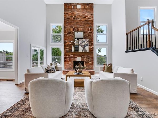 14312 Willow Spring Hill Drive, Town and Country, MO 63017
