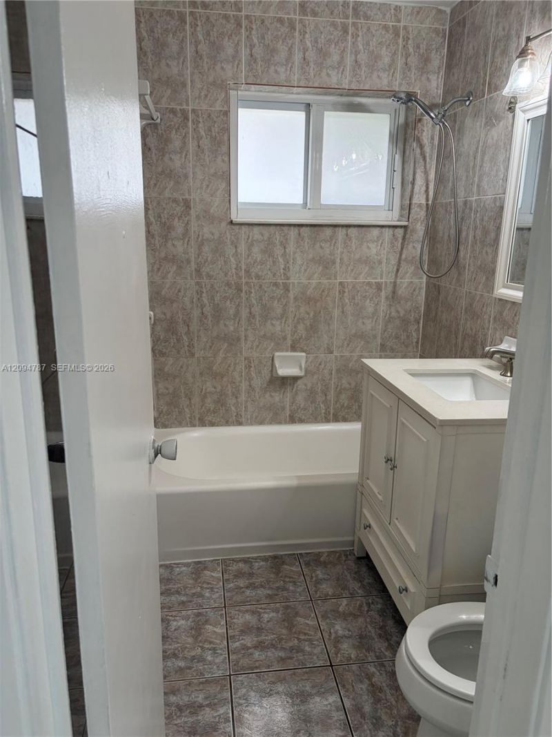 1172 NW 100th Ter, Unit 1172, Miami, FL 33150 Photo