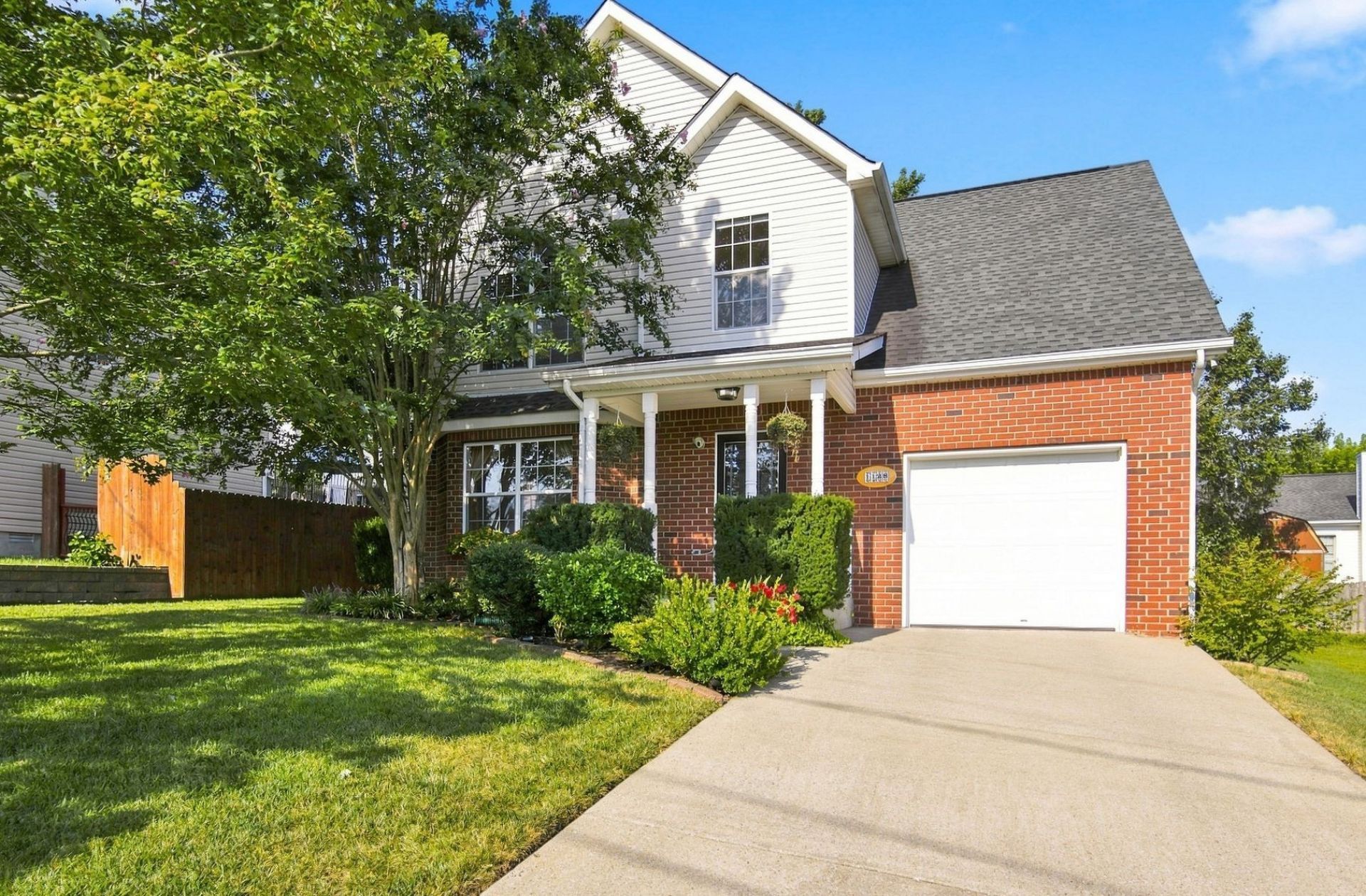 1128 Phelissa Dr La Vergne, TN 37086