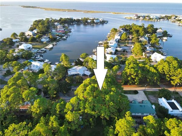 315 Conde Avenue , Dauphin Island, AL 36528
