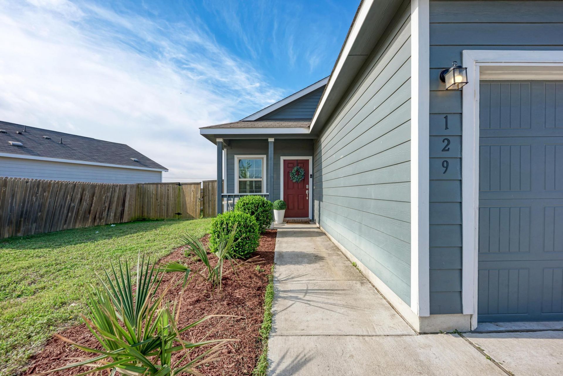 129 Vulcan Dr, Jarrell, TX 76537 Main Photo