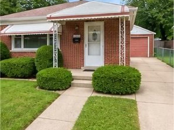 22095 David Avenue, Eastpointe, Mi 48021