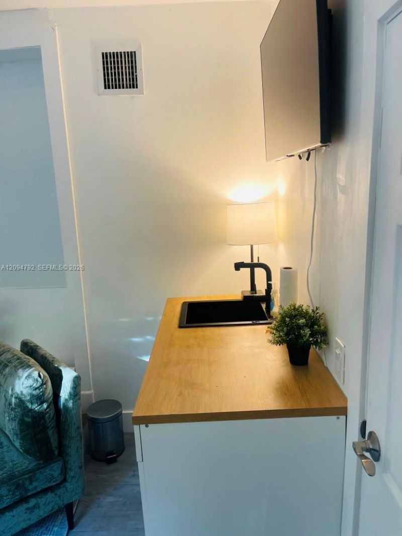 280 NW 148th St , Unit A, Miami, FL 33168 Photo