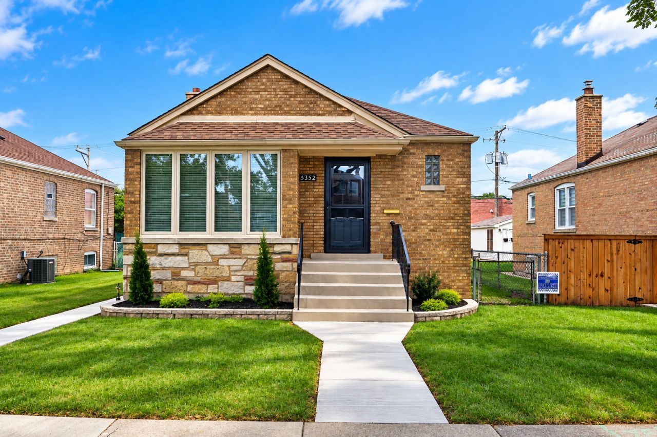 5352 S Neva Avenue, Chicago, IL 60638 Main Photo