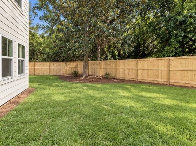 828 5th Avenue Photo 33