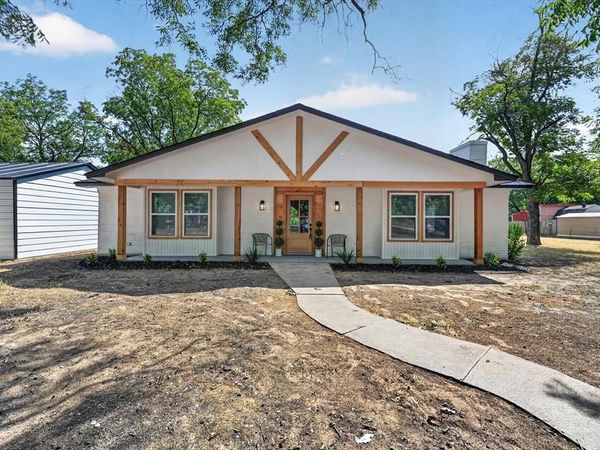 4512 Cross Timber Road , Burleson, TX 76028