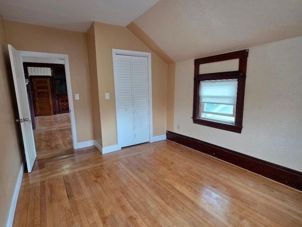 547 Robeson, Unit shared apt, Fall River, MA 02720