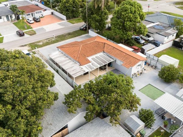 188 E 59th St , Hialeah, FL 33013