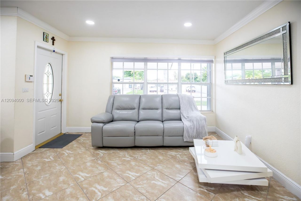 188 E 59th St, Hialeah, FL 33013 Photo