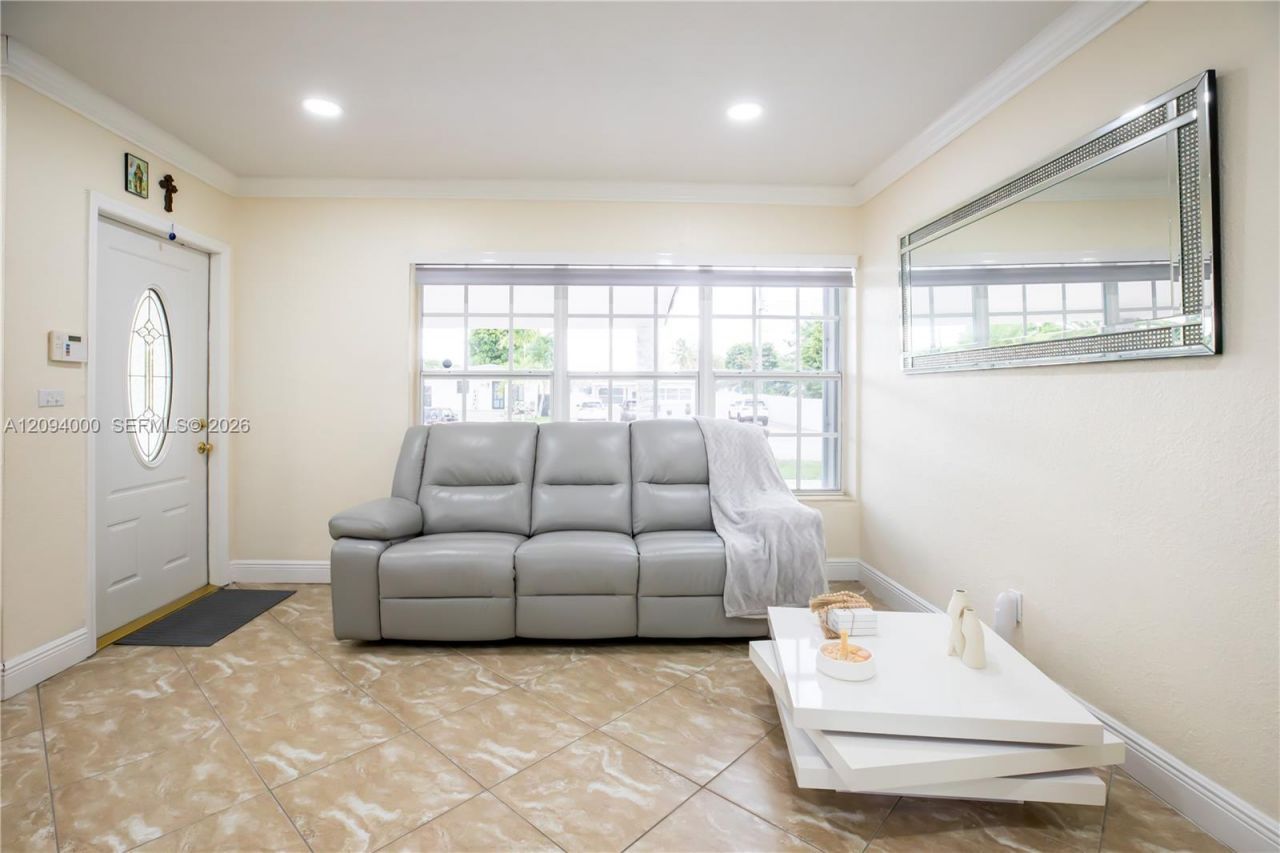 188 E 59th St, Hialeah, FL 33013 Photo