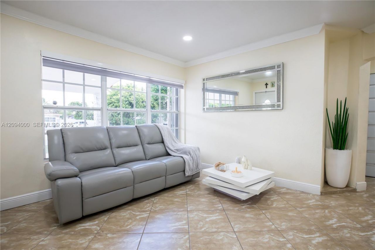 188 E 59th St, Hialeah, FL 33013 Photo