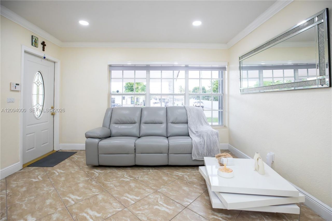 188 E 59th St, Hialeah, FL 33013 Photo