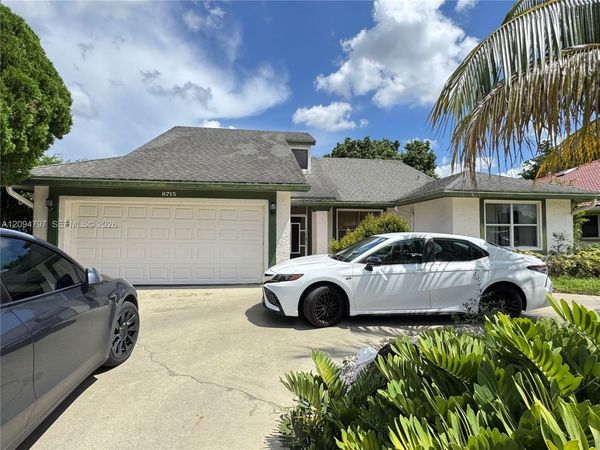 8715 NW 83rd St , Tamarac, FL 33321
