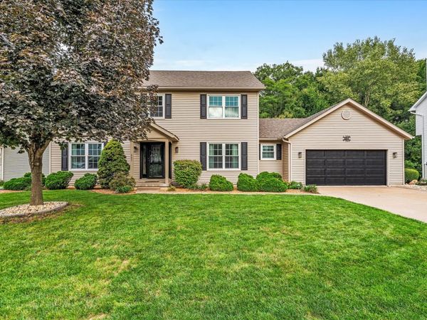 605 E 3rd Street , Coal Valley, IL 61240