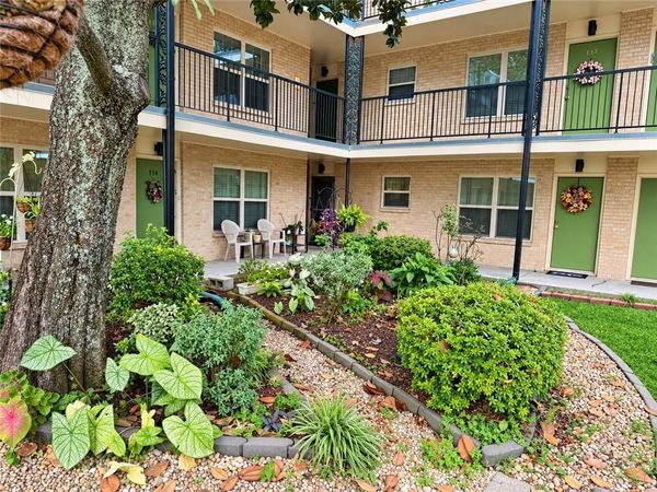 2704 WHITNEY Place , Unit 715, Metairie, LA 70002