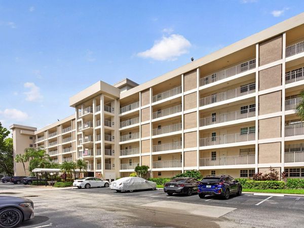 2901 S Palm Aire Drive, Unit 610, Pompano Beach, FL 33069