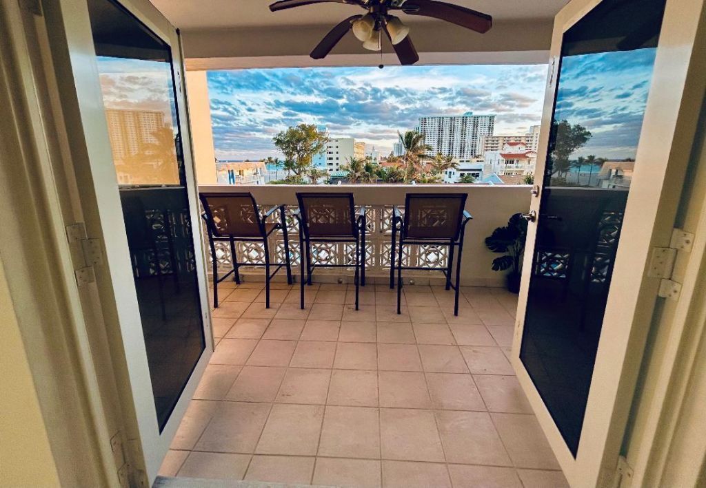 320 S Surf Road, Unit 402, Hollywood, FL 33019 Photo