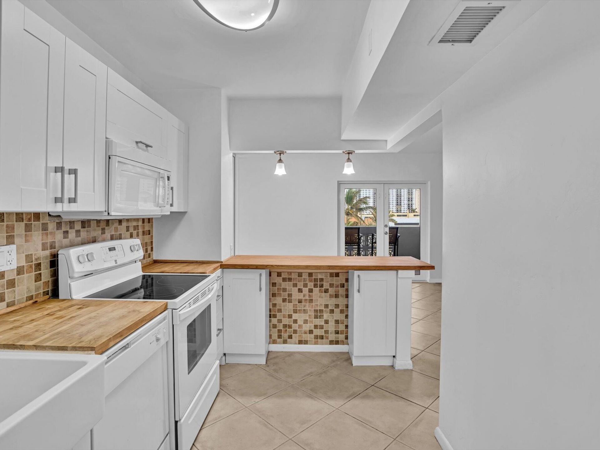 320 S Surf Road, Unit 402, Hollywood, FL 33019 Photo